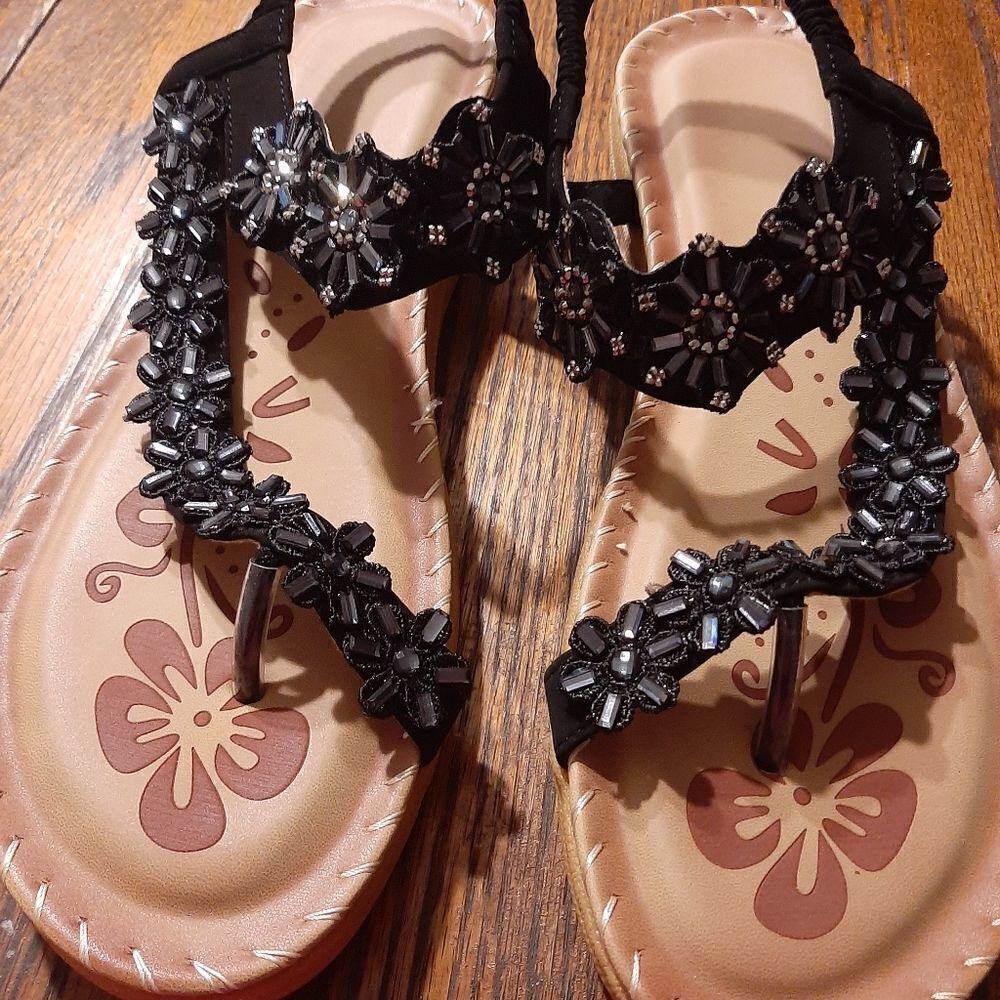 EUC Size 11 (45) Black Floral Embellished Sandals Summer Shoes